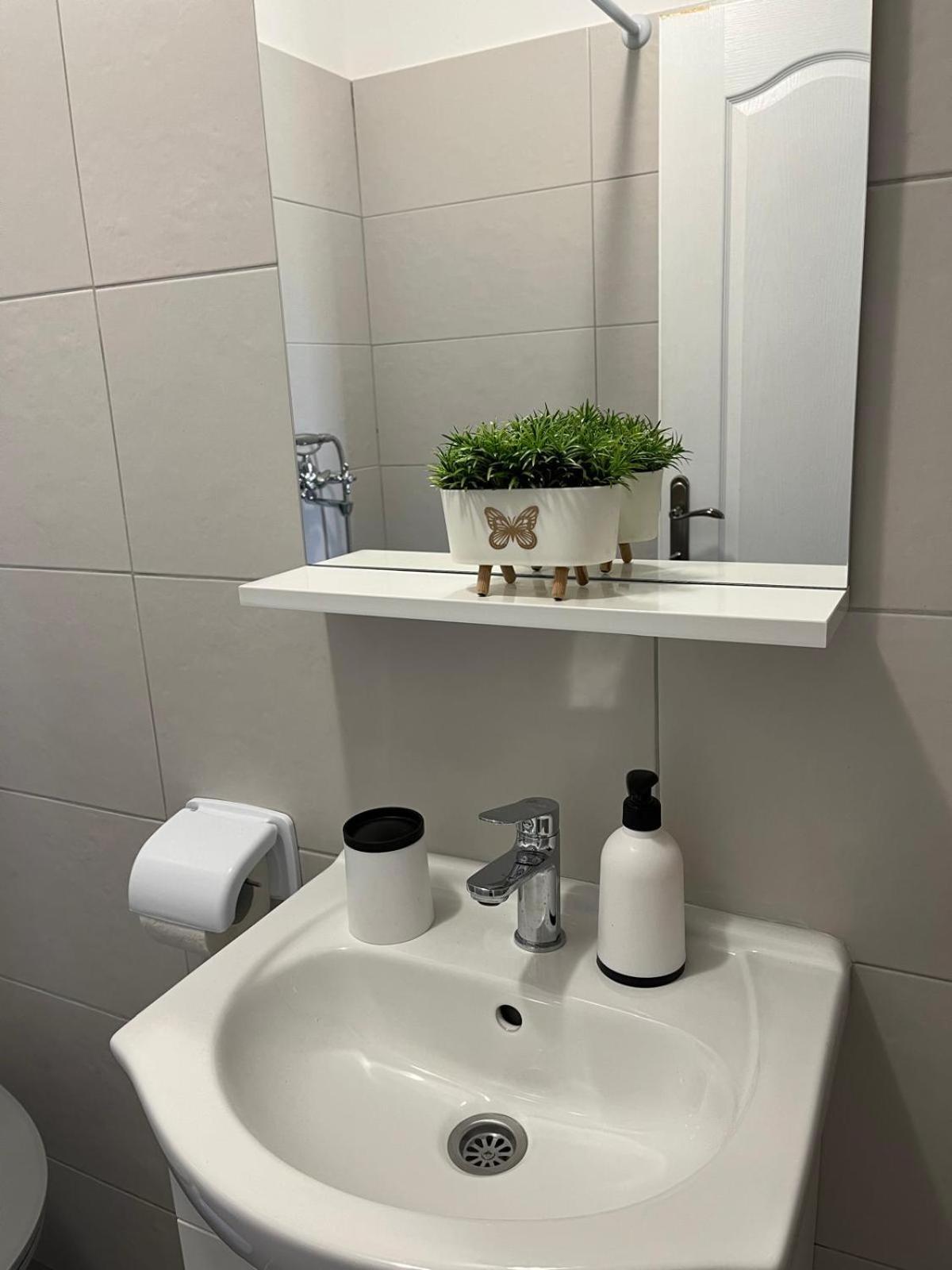 Appartamento Wooden House Ante Self Check - In And Check - Out Otočac Esterno foto