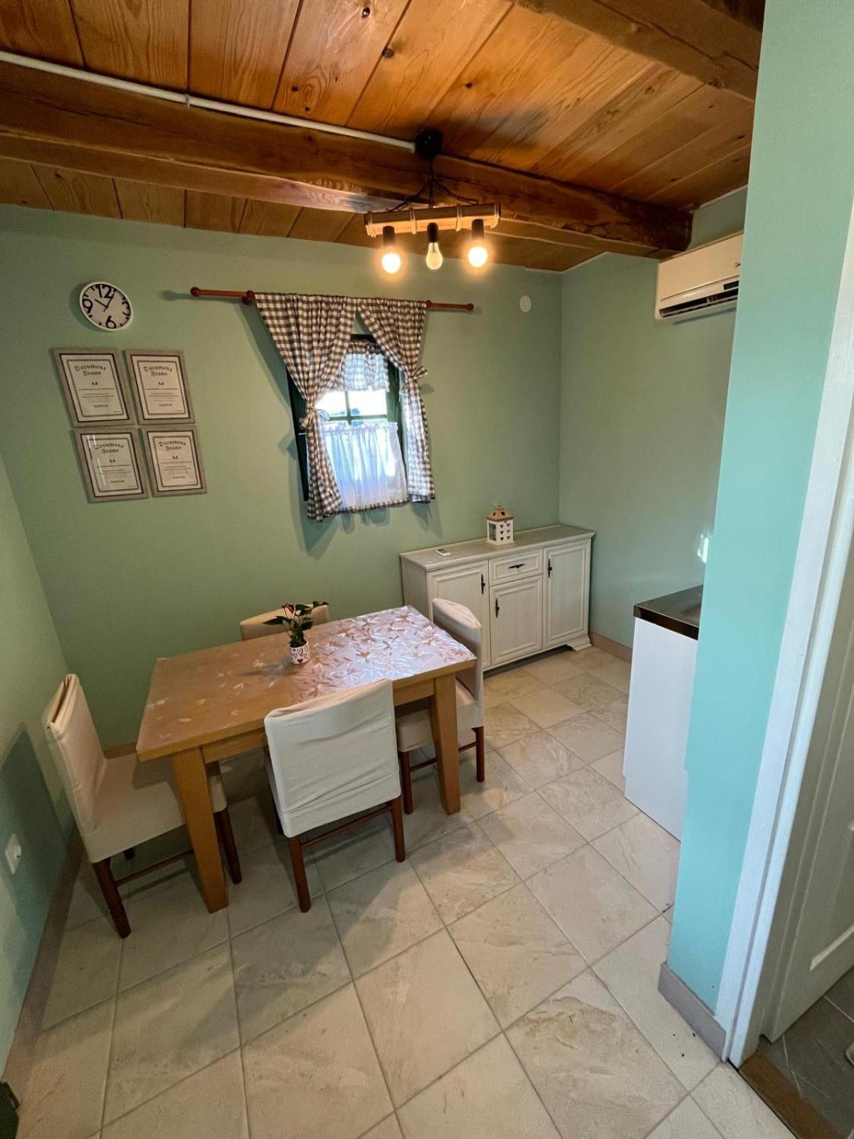 Appartamento Wooden House Ante Self Check - In And Check - Out Otočac Esterno foto