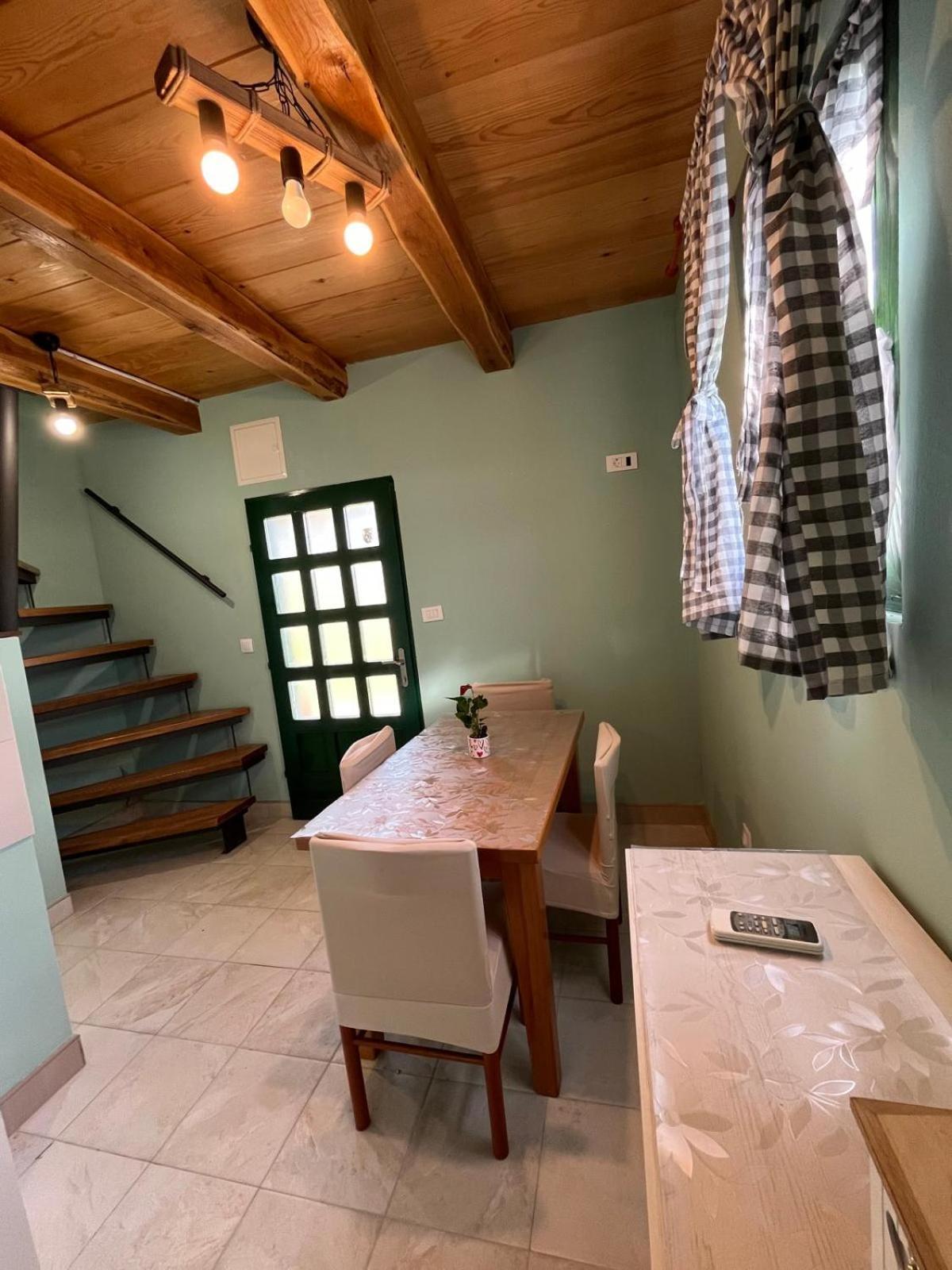 Appartamento Wooden House Ante Self Check - In And Check - Out Otočac Esterno foto