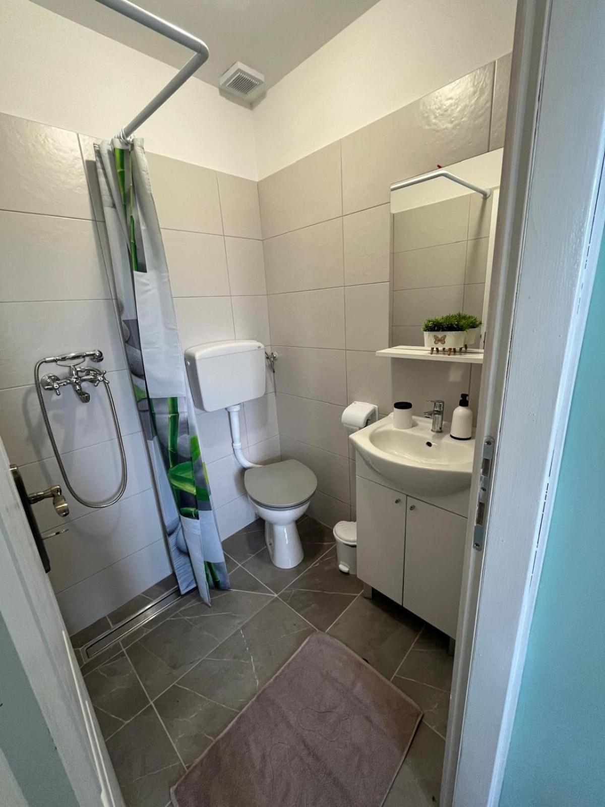 Appartamento Wooden House Ante Self Check - In And Check - Out Otočac Esterno foto