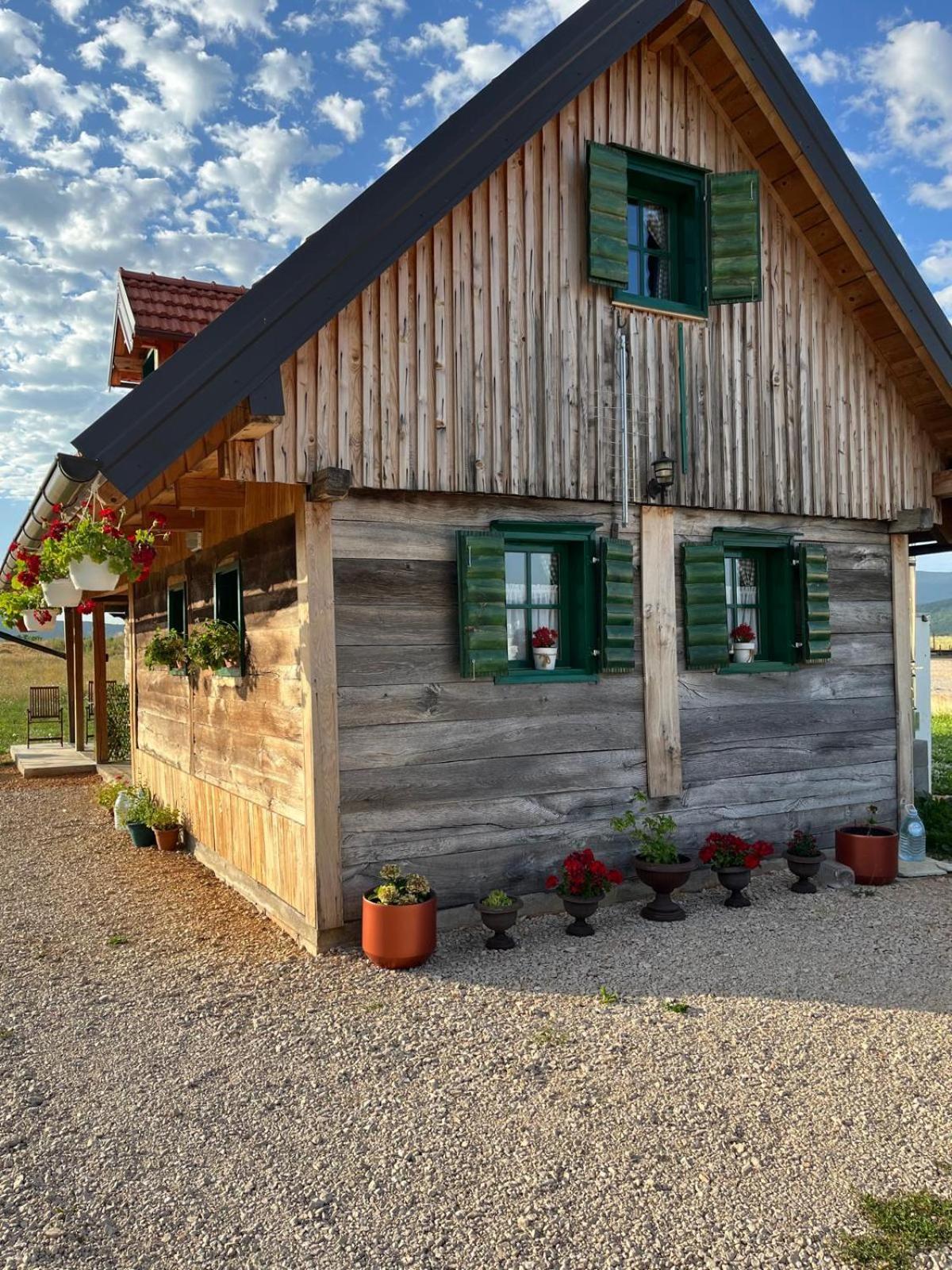 Appartamento Wooden House Ante Self Check - In And Check - Out Otočac Esterno foto